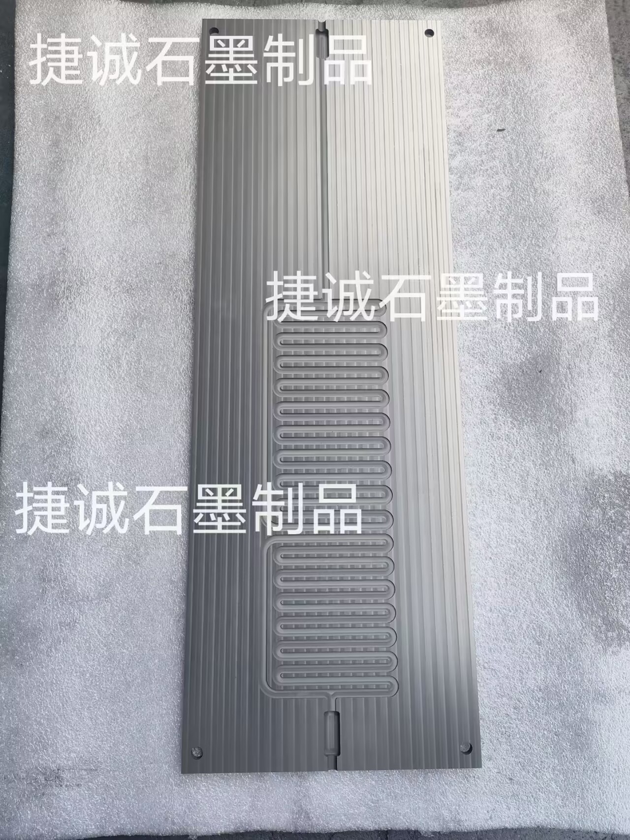 水冷板釬焊石墨模具，液冷板釬焊石墨模具，釬焊石墨模具，釬焊式液冷板石墨工裝，真空釬焊零件備件定制加工，銅板釬焊石墨模具，半導體石墨釬焊模具