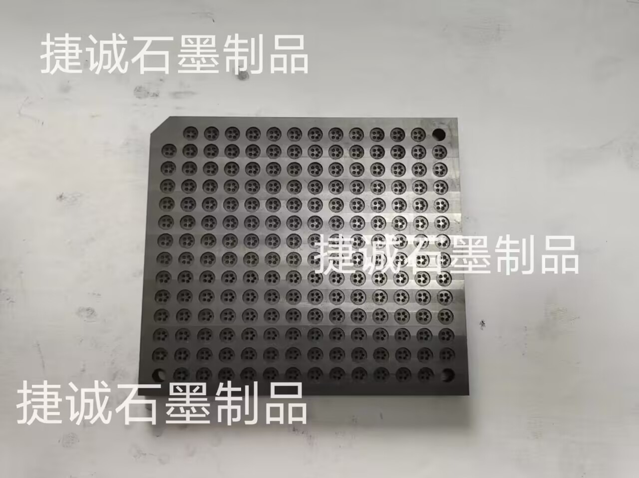 高溫封裝石墨工裝夾具，電子燒結(jié)石墨模具，燒結(jié)石墨模具，電子元件封裝石墨模具，電子產(chǎn)品燒結(jié)封裝石墨模具，石墨模具，石墨治具，石墨模具加工，石墨模具生產(chǎn)廠(chǎng)家